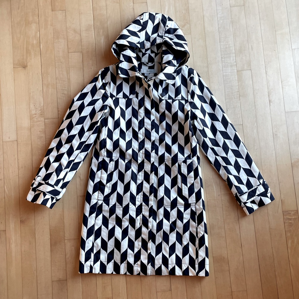 Boden Navy and White Geometric Women's fleece lined coat